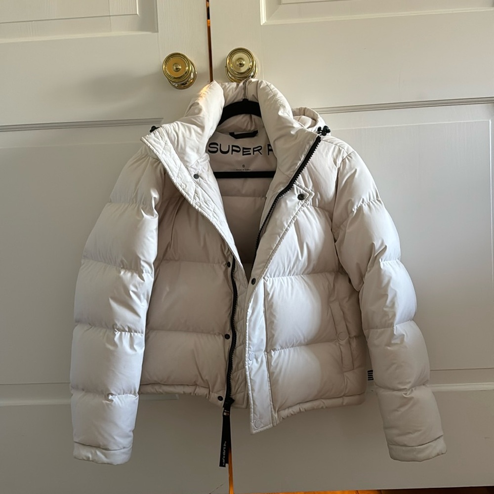 ARITZIA Super Puff Shorty in off white